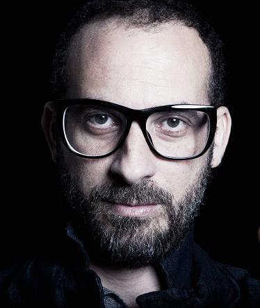 Lucas Santtana (foto Daryan Dornelles) (2s)