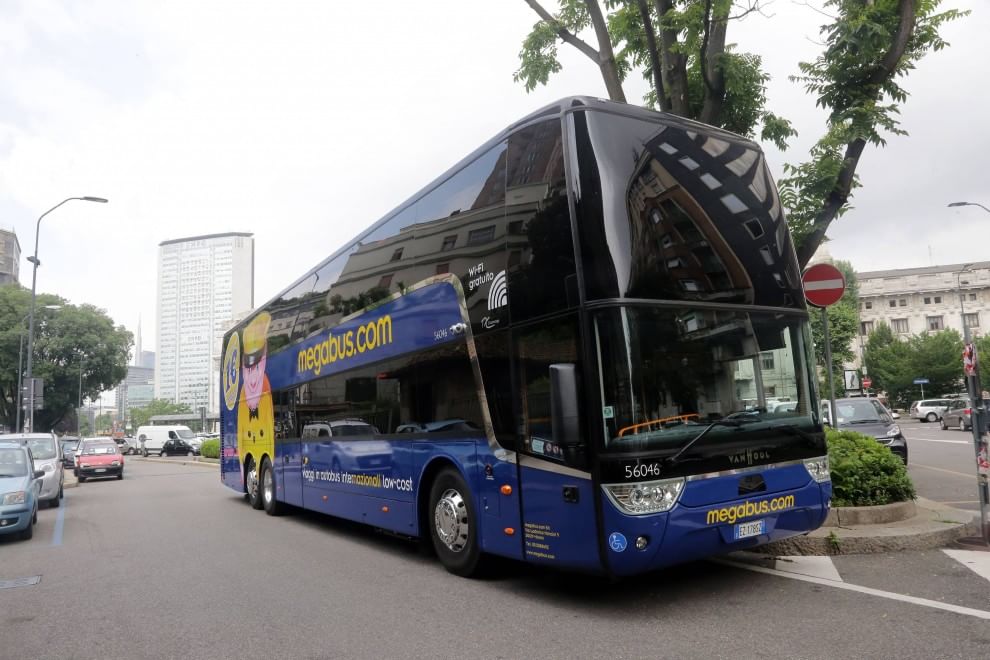 megabus